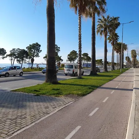 Sole&mare Apartment, 7 Minutes Walk From Lungomare Appartement *