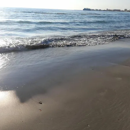 Sole&mare Apartment, 7 Minutes Walk From Lungomare *