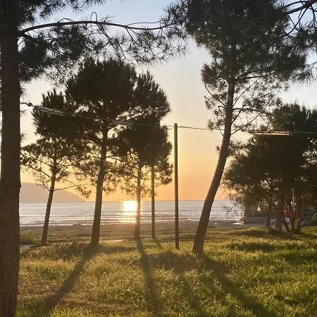 Sole&mare Apartment, 7 Minutes Walk From Lungomare Apartman